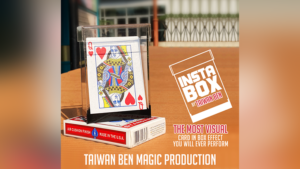 INSTA BOX (RED) by Taiwan Ben Karte erscheint in transparenter Box Rot