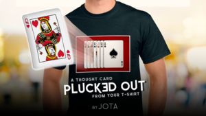 PLUCKED OUT (Gimmick and Online Instructions) by JOTA Gedachte Karte wird aus Bild auf T-Shirt genommen