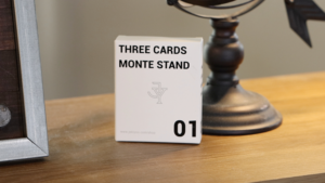 Three Cards Monte Stand RED by Jeki Yoo Kümmelblättchen ohne Fingerfertigkeit Rot