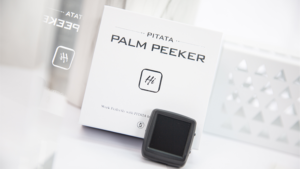 Palm Peeker (Gimmicks and Online Instructions) by PITATA MAGIC Hand Peek Gerät