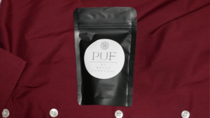 PUF (Red) by Bryan Codecasa Hemdknopf findet signierte Karte rot