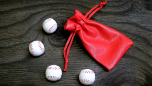 Set of 4 Leather Balls for Cups and Balls (White) by Leo Smetsers Becherspiel Bälle 4 Stück Baseball 2,5 cm