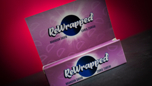 Rewrapped by Brandon David and Chris Turchi benutzter Kaugummi wickelt sich selbst ein