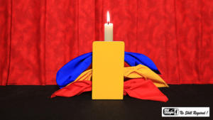 Candle Through Silks (Stage Version) by Mr. Magic Brennende Kerze durch Box und Tücher