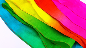 Rainbow Silk Fountain Streamer by Yan Yan Ma and Magiclism Bunter Seidentuchsteamer