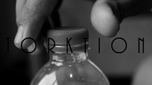 TORKTION by Arnel Renegado video DOWNLOAD Flasche öffnet sich von selbst