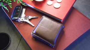 Easy Money Brown Wallet (Gimmick and Online Instructions) by Spencer Kennard Geldbörse erscheinen und verschwinden lassen Braun
