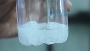 Ice Cold by Arnel Renegado video DOWNLOAD Wasser in Flasche zu Eis