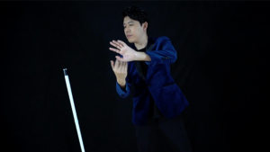 Dancing Vanishing Cane V2 / WHITE (D.V.C.) by Magiclism Schwebender tanzender Stock WEISS Farbwechsel + Verschwinden