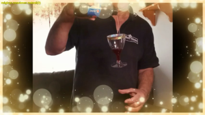 Floating Glass 2 by Salvador Molano video DOWNLOAD Schwebendes Glas englischsprachiges Video