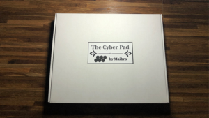 The Cyber Pad by Maibro Close-up Unterlage mit drucksensitiver LED-Beleuchtung