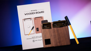 PITATA Wooden Board (Mini) überträgt Geschriebenes von einem Klemmbrett zum anderen Notizblockgröße