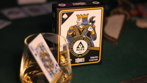 Aces 2.0 Playing Cards 2 Kunststoffkartenspiele mit 4 Farbzeichen grün lila