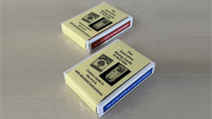 Executive Rising Cards (Red) Kartensteiger rot Karte steigt aus Kartenspiel heraus