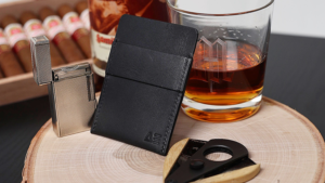 Wallet (Gimmicks and Online Instructions) by Nicholas Lawrence Vielseitig verwendbare Trick-Brieftasche aus Leder